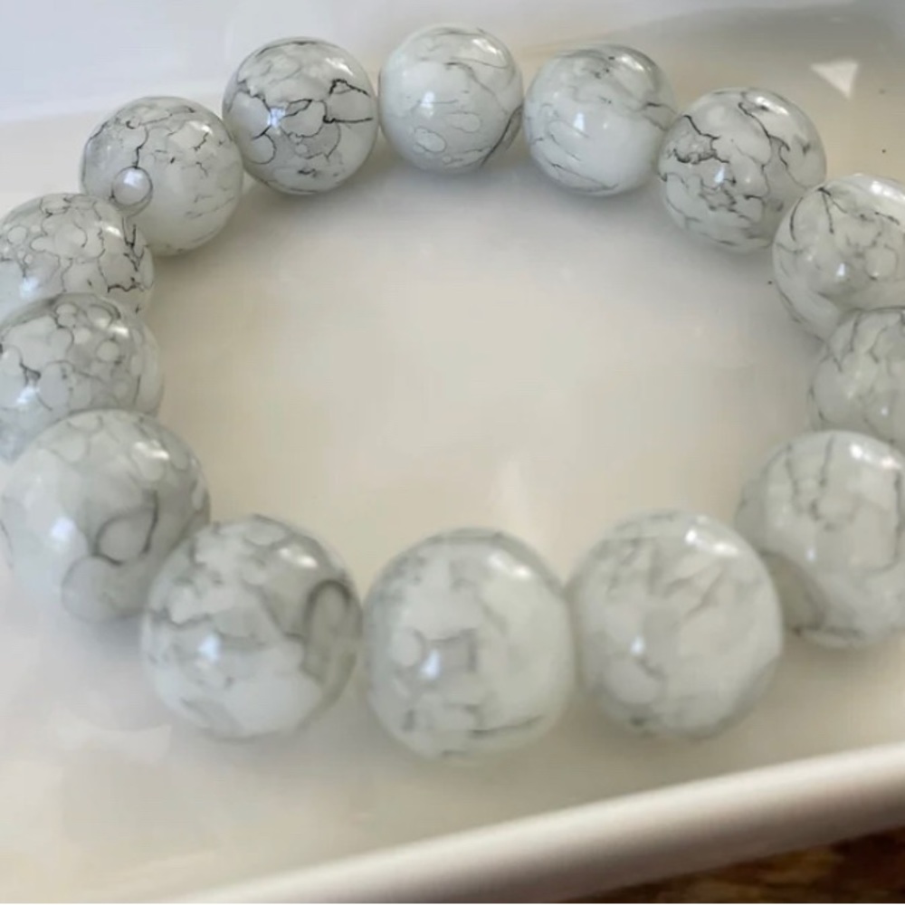 Chunky white marbled bracelet
